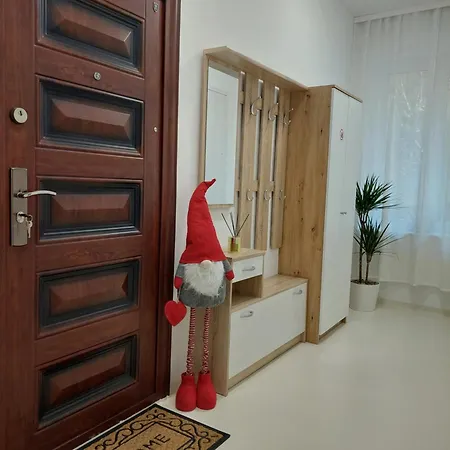 Sandra * Leoben (Styria)